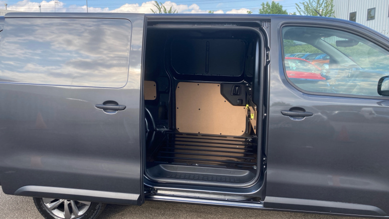 Peugeot Expert Xl Diesel 2.2 BlueHDi 150 Professional Van